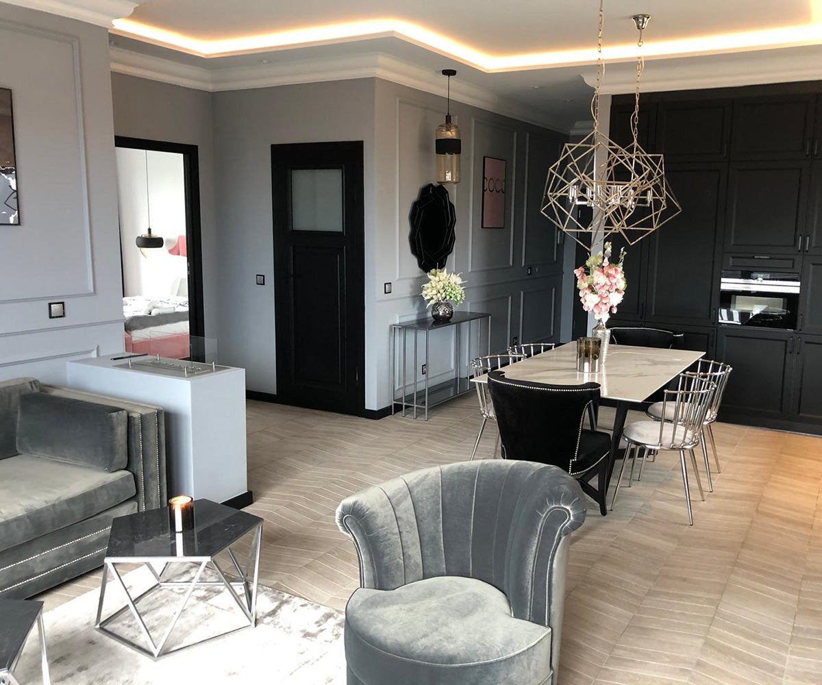 Silver Noir Apartment